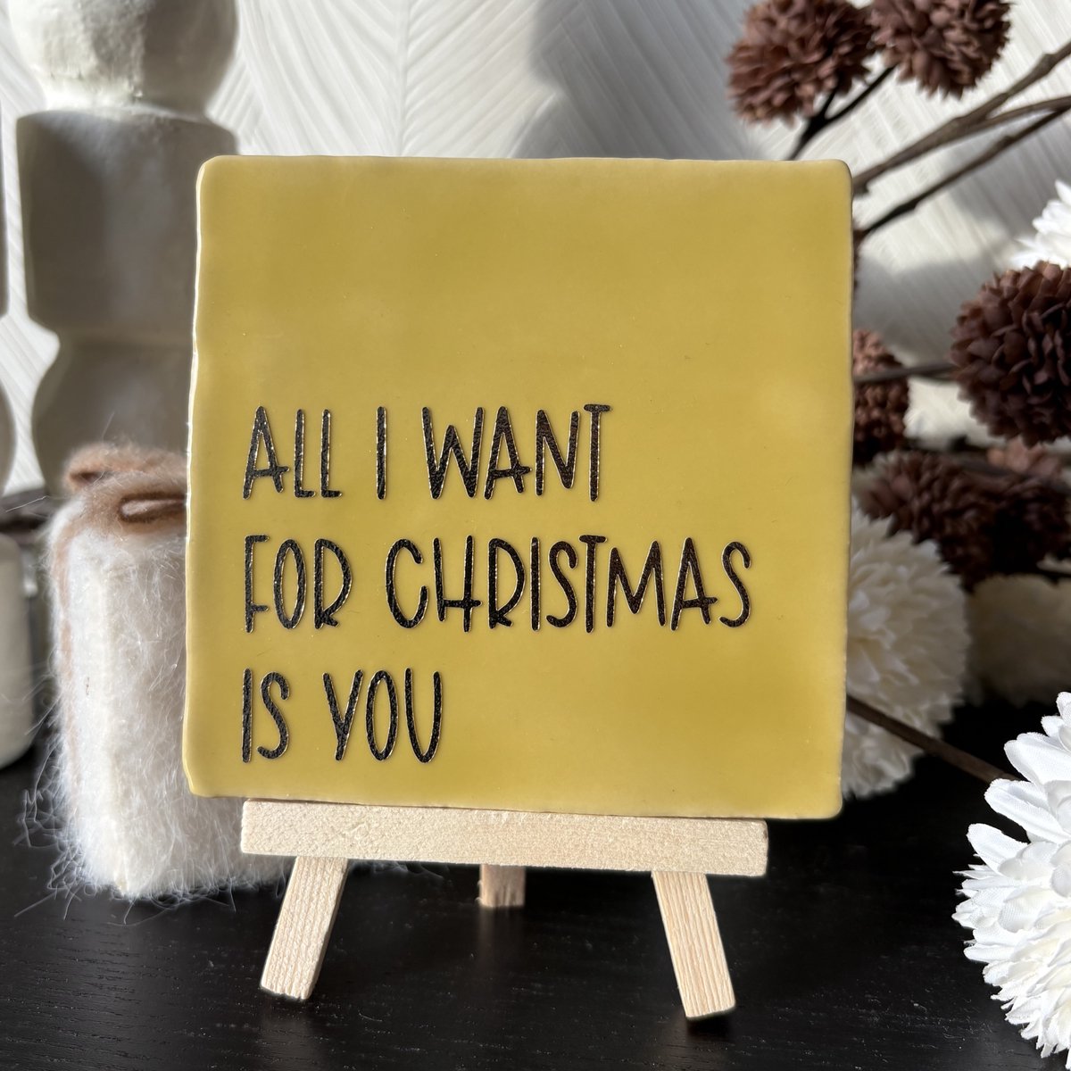 Hartjespost | Tegeltje All i want for Christmas geel, goud | schoencadeautjes sinterklaas | tegeltjes met tekst | spreuktegel | tegeltjeswijsheden | Christmas | Xmas | kerstmis | decoratie kerst | 10x10