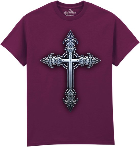 T-shirt bordeaux avec une croix argentée détaillée aux ornements élaborés au centre. Logo de la marque 'The Coloured House' au-dessus de la croix.