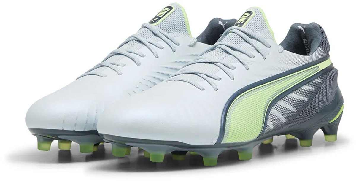 Puma King Ultimate FG/AG voetbalschoenen in wit, EU 46, met K-BETTER™-bovenmateriaal en GRIPCONTROL 3D-structuur.