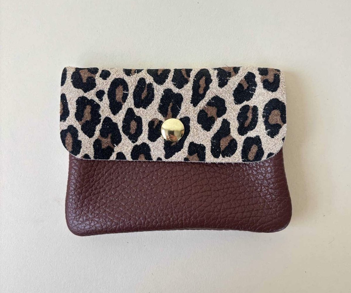 Portemonnee Panter Suede en RoodBruin Mat | Matte afwerking | 11 x 8 cm | Wallet | Geld | Betalen | Accessoires | Accessoire | Mode | Fashion | Echt leer | Leather | Dames | Vrouwen | Mama | Cadeau | Kado | Luxe uitstraling | Mini | Small Dame Trendy