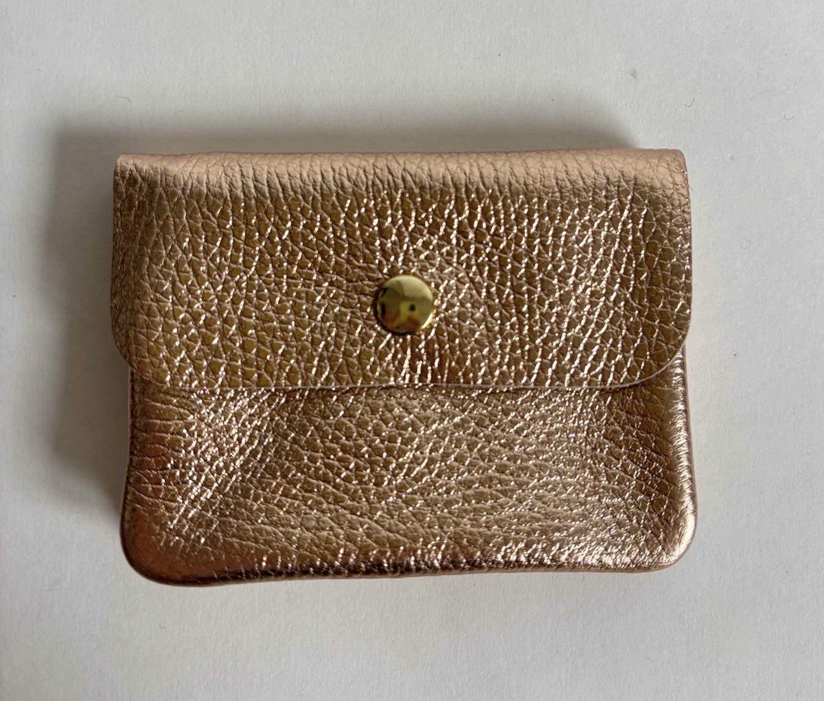 Portemonnee | Luxe Metallic Brons | Matte afwerking | 11 cm x 8 cm | Wallet | Geld | Betalen | Accessoires | Accessoire | Mode | Fashion | Echt leer | Leather | Dames | Vrouwen | Mama | Cadeau | Kado | Luxe uitstraling | Mini | Small Dame Trendy