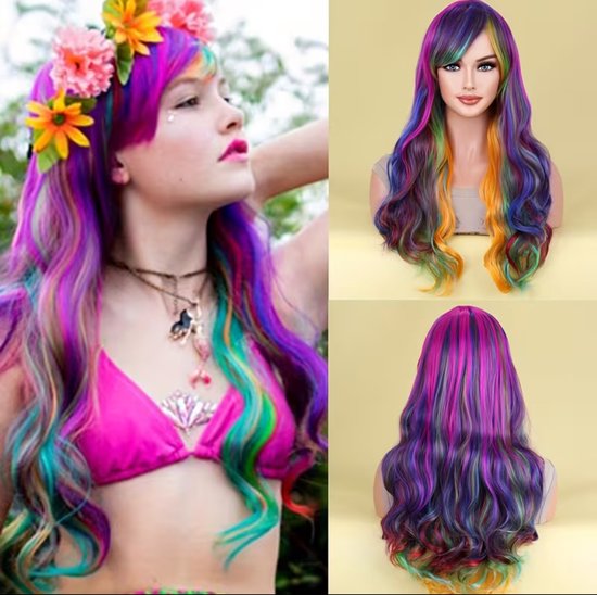 Een vrouw met bloemenkrans draagt een lange, golvende regenboogpruik. Drie afbeeldingen: model met krans, pruik voor, pruik achter.