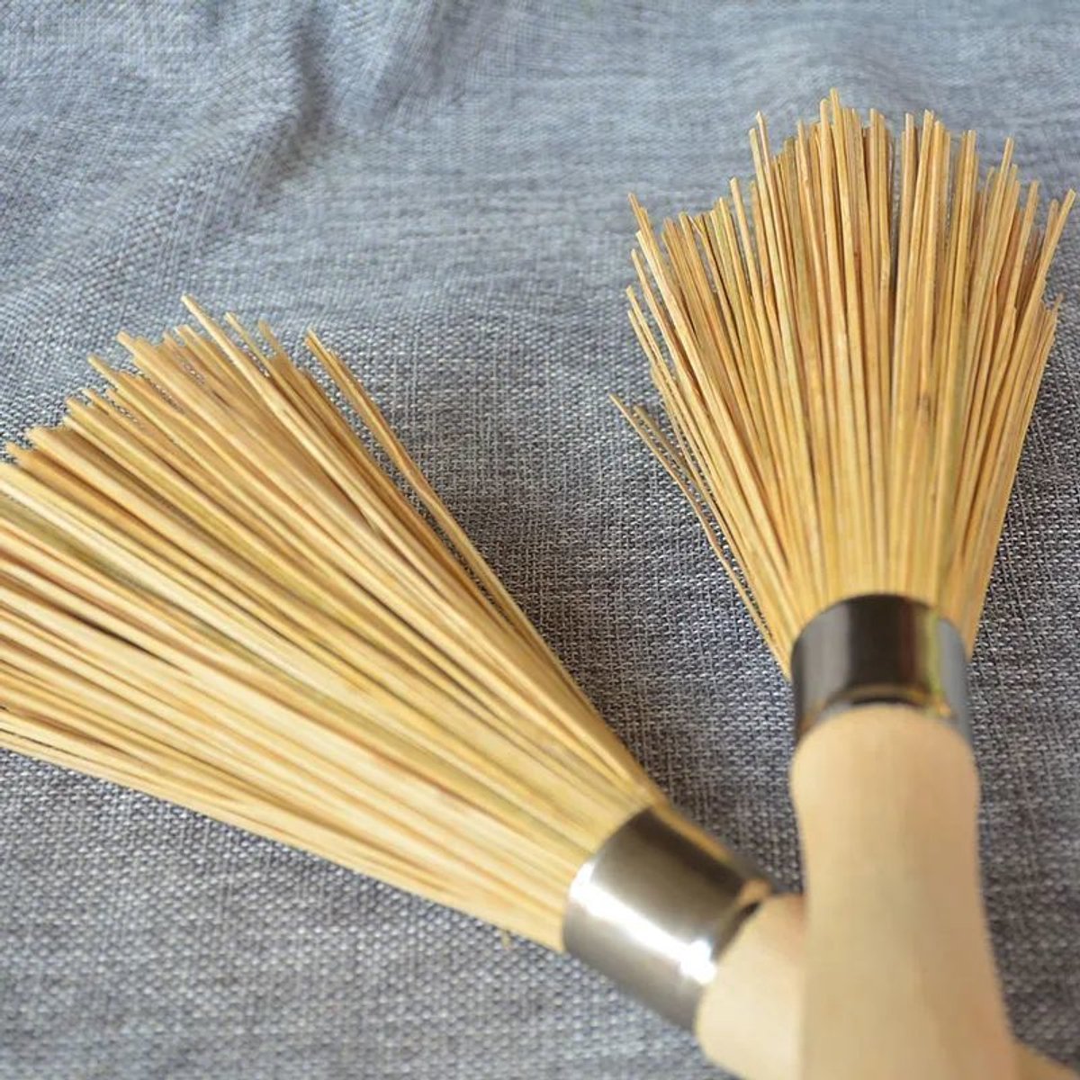 Set van 2 traditionele natuurlijke bamboe wokborstels, keukenborstel, bamboe pannenborstel, voor het schoonmaken van servies, gietijzeren potten, pannen, groenten en de gootsteen.