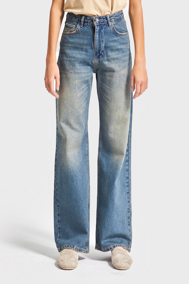 It's Basic - Straight Mid Rise Jeans