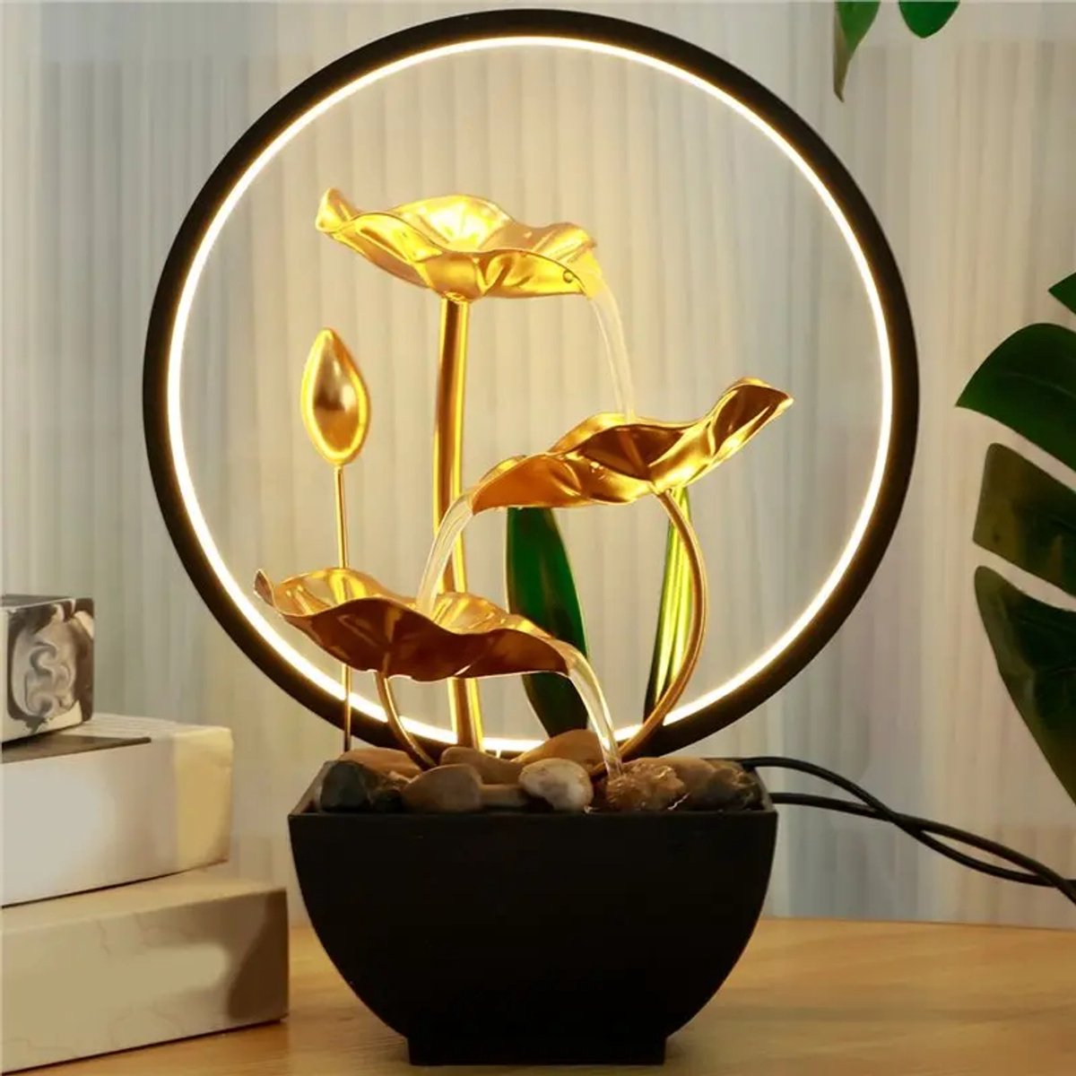 Moderne Lotus Waterval TafelFontein met LED LichtRing – 3-Lagen Waterornament van Metaal – Rustgevende Binnenfontein voor Woonkamer, Slaapkamer, Kantoor & Yoga – 22×13×28 cm thumbnail 5