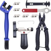 Een set fietskettinggereedschap, inclusief een blauwe kettingborstel, kettingpons, tang, moersleutel en kettingkoppelingen.