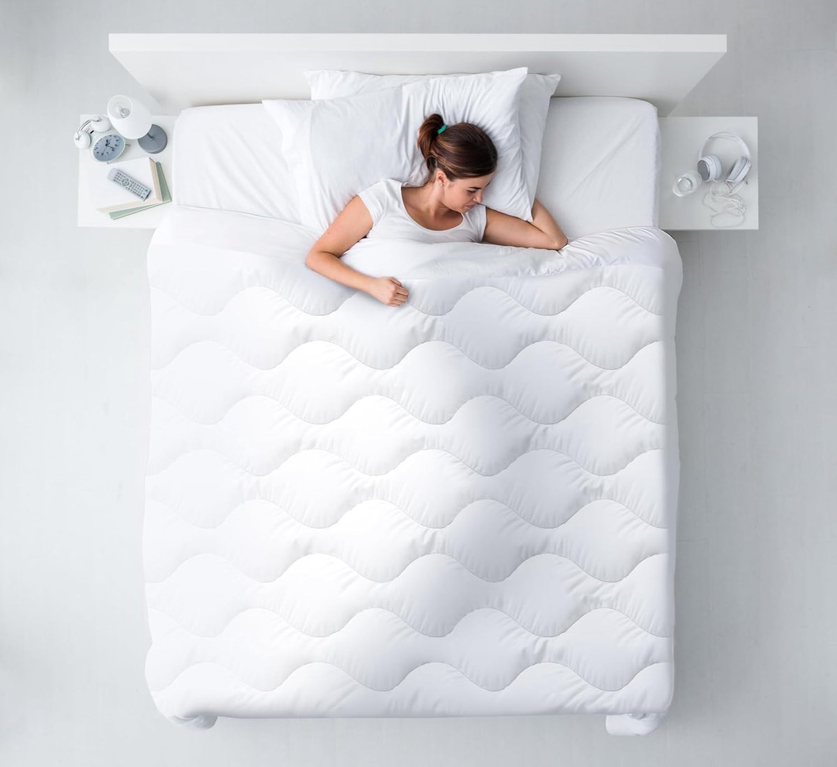 Candala Winter Dekbed 220 x 240 cm, medium dekbed voor het hele jaar voor slaapkamers met normale temperatuur (220 x 240 cm, dekbed voor het hele jaar)