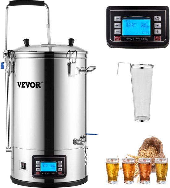 Chaudron de brassage en acier inoxydable avec écran numérique, filtre et quatre verres de bière, avec de l'orge en arrière-plan.