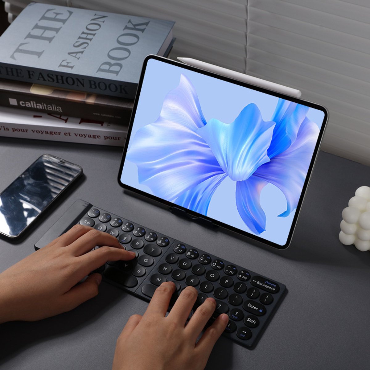 Opvouwbaar Bluetooth-toetsenbord met ronde toetsen, ultradun draagbaar oplaadbaar kantoortoetsenbord thumbnail 2