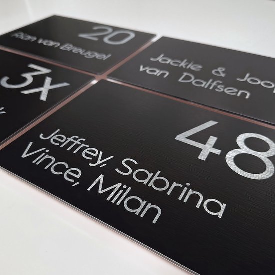 Plaque de porte d'entrée, Look acier inoxydable noir, gravée - 20 x 15 cm - Personnalisable - Aspect Luxe - Avec ou sans numéro de maison - Résistante aux intempéries