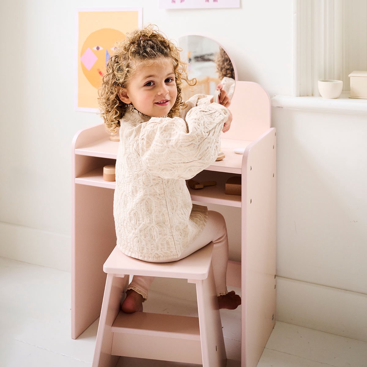 Petite Amélie Kaptafel Belle – Make up tafel met stoel & spiegel – Met ruim opbergvak – Ook te gebruiken als bureau — afbeelding 7