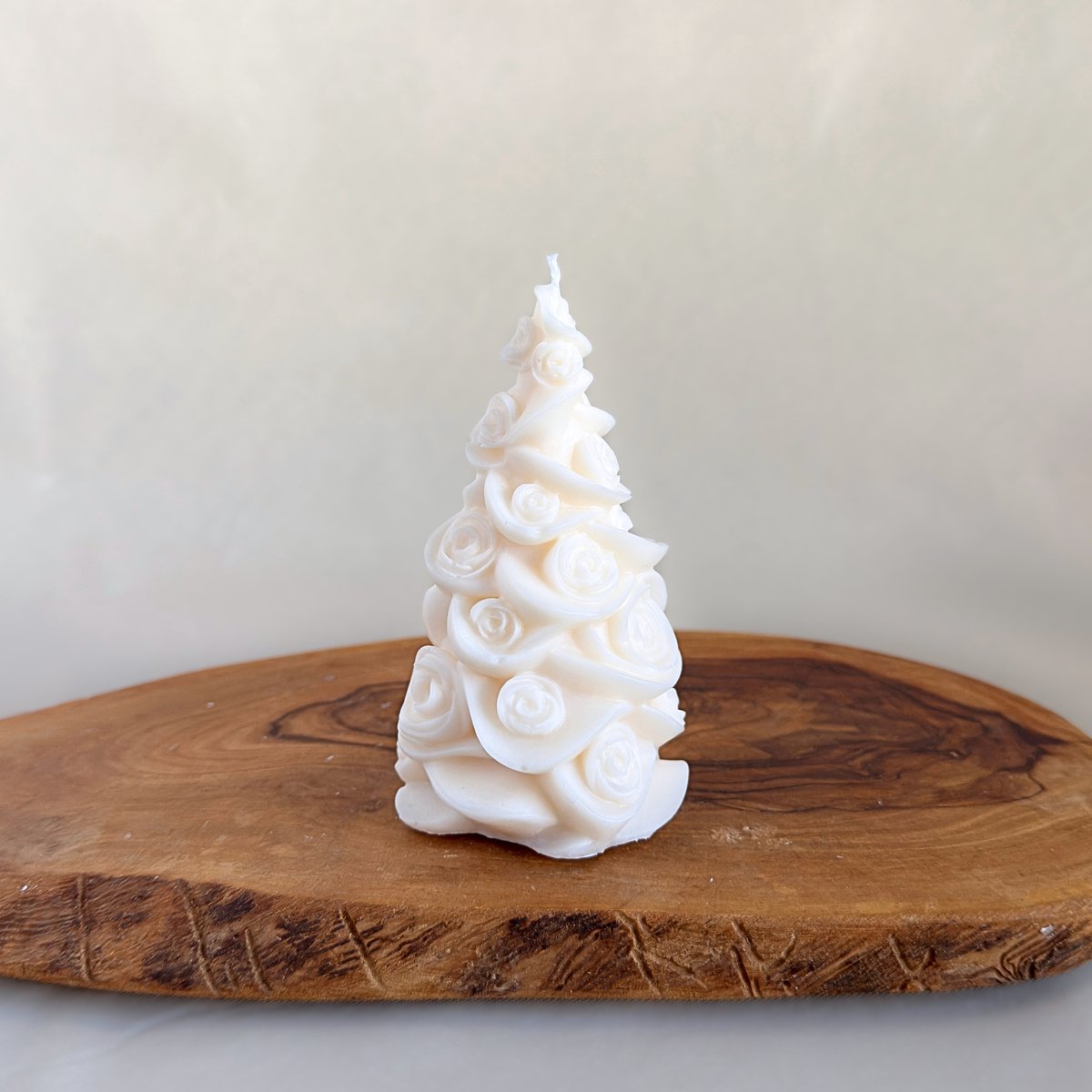 Kerstboomkaars met rozenpatroon- Kerst decoratie - Kerst kaars- Crème kleur