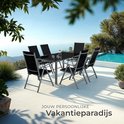 Eettafelset voor 6 personen op een terras met uitzicht op zee, met zwembad en palmbomen.