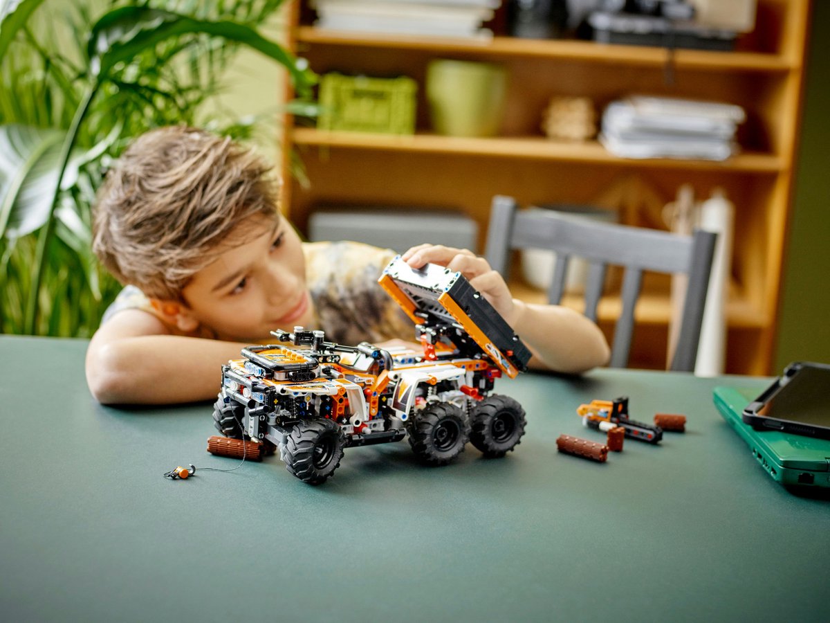 LEGO Technic Terreinwagen - 42139 — afbeelding 17