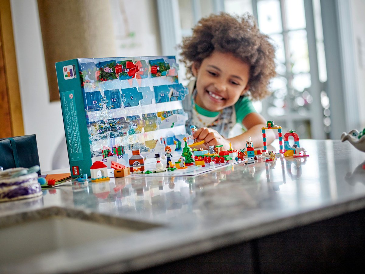 LEGO - Friends adventkalender 2023 Kerst Set met 24 Cadeautjes - 41758 – foto 4