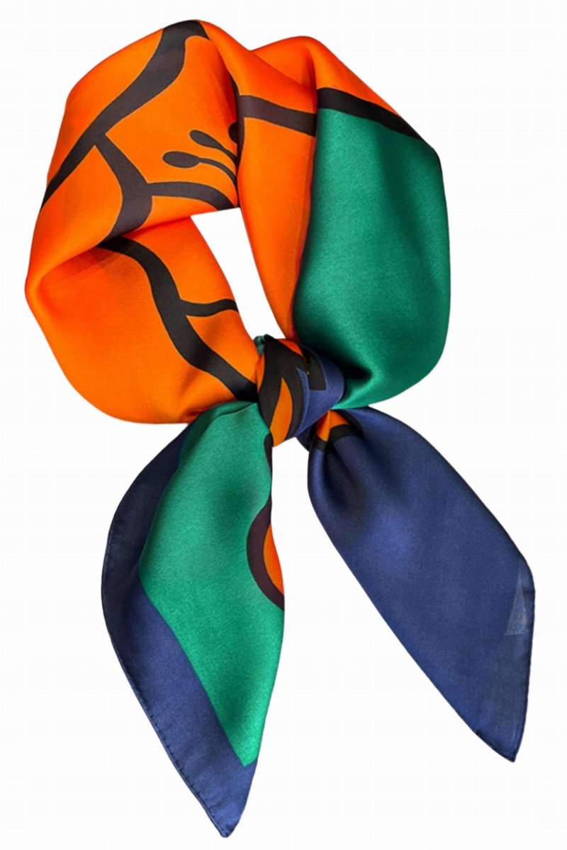 Dames sjaal 70x70 cm, satijnlook met groot bloemenpatroon in oranje