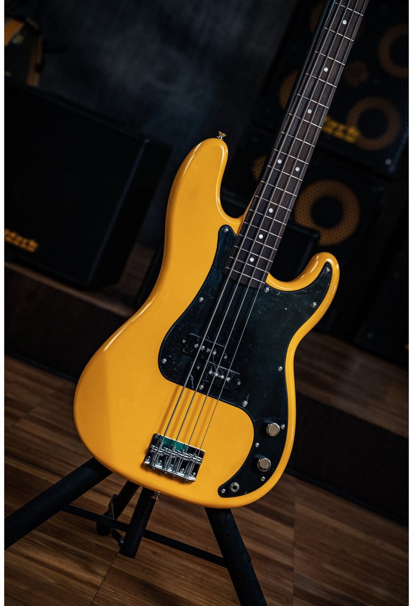 Markbass MB 4 Yellow PB elektrische basgitaar met gigbag