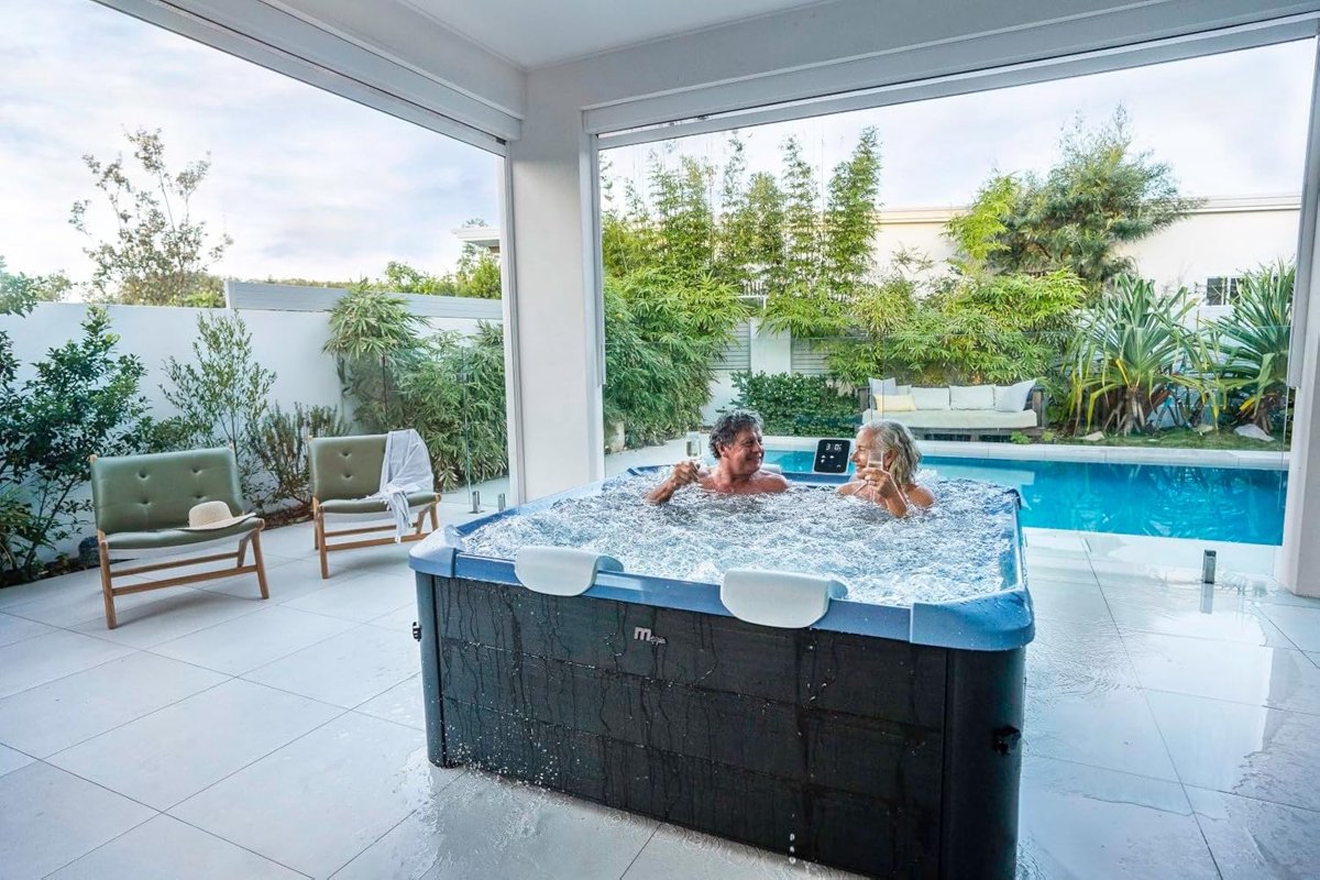 Luxe Opblaasbare Buitenwhirlpool voor 6 Personen – 120 Massagejets, 8 Hydrojets, LED Verlichting, Ozon Reiniging & Thermische Afdekking – Vierkante Jacuzzi met PTC Verwarming tot 40°C, 850L Capaciteit, 160x160x65cm