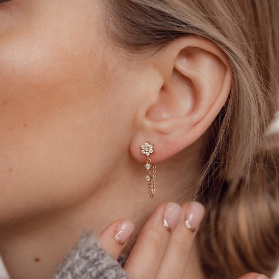 Hey Happiness Bloom Chain Stud Oorbellen Dames 925 Zilver - Met Zirkonia en Fijne Ketting - Goud
