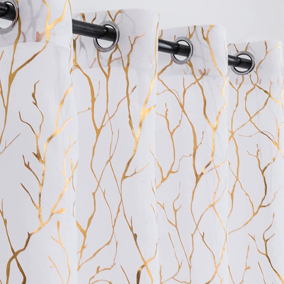 Unyqoos Elegante witte gordijnen met goudfolie takmotief voor sfeervol interieur Witgoud