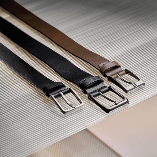 Ceinture noire en cuir pleine fleur Scotti