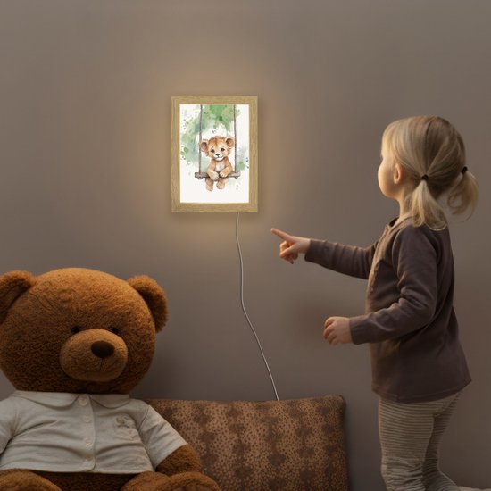 Nachtlampje 15x20 cm - Kinder lampje - Leeuw - Dier - Kinderen - Jungle - Tafellamp kinderkamer - Slaapkamer lamp - Bedlamp kinderen - Kinderlampje stopcontact - Wandlamp babykamer - Nachtlampjes van OnlyWow — afbeelding 5