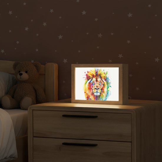 Nachtlampje 20x15 cm - Kinder lampje - Leeuw - Verf - Kleurrijk - Wit - Dier - Tafellamp kinderkamer - Slaapkamer lamp - Bedlamp kinderen - Kinderlampje stopcontact - Wandlamp babykamer - Nachtlampjes van Merkloos — afbeelding 2