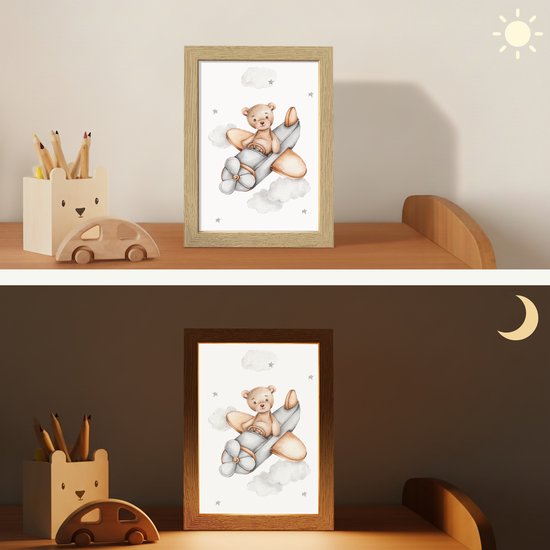 Nachtlampje 15x20 cm - Kinder lamp - Beer - Vliegtuig - Sterren - Kinderen - Tafellamp kinderkamer - Slaapkamer lamp - Bedlamp kinderen - Kinderlampje stopcontact - Wandlamp babykamer - Nachtlampjes van Little Lamb — afbeelding 4