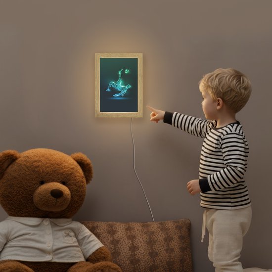 Nachtlampje 15x20 cm - Kinder lampje - Voetbal - Voetballer - Jongen - Zwart - Tafellamp kinderkamer - Slaapkamer lamp - Bedlamp kinderen - Kinderlampje stopcontact - Wandlamp babykamer - Nachtlampjes van Merkloos — afbeelding 5