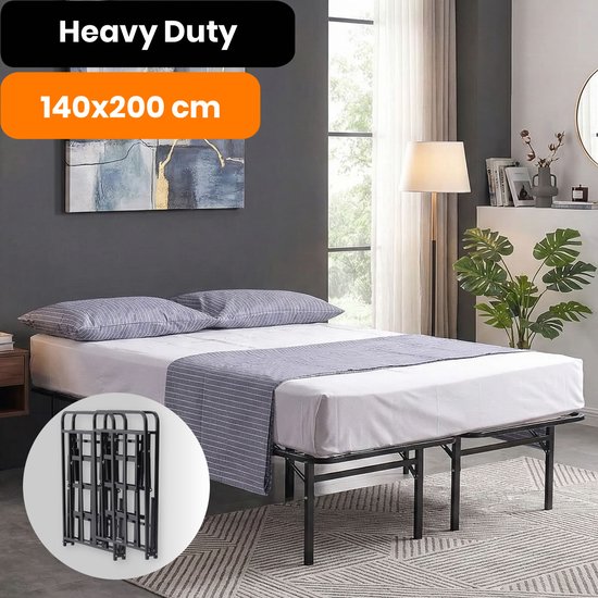 Zwaar metalen bedframe 140x200 cm met opgemaakt bed, compact op te bergen.
