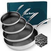 Batterie de cuisine Blue Liberty 4 pièces - Poêles à frire 20, 24 et 28 cm + Wok 28 cm - Casseroles et poêles hybrides alvéolées - Poêle à frire en céramique et acier inoxydable sans PFAS - Compatible induction, gaz, four et lave-vaisselle