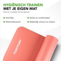 Koraalrode Tunturi yogamat, 180x60x1,5 cm. Anti-slip, waterafstotend, zacht en comfortabel.