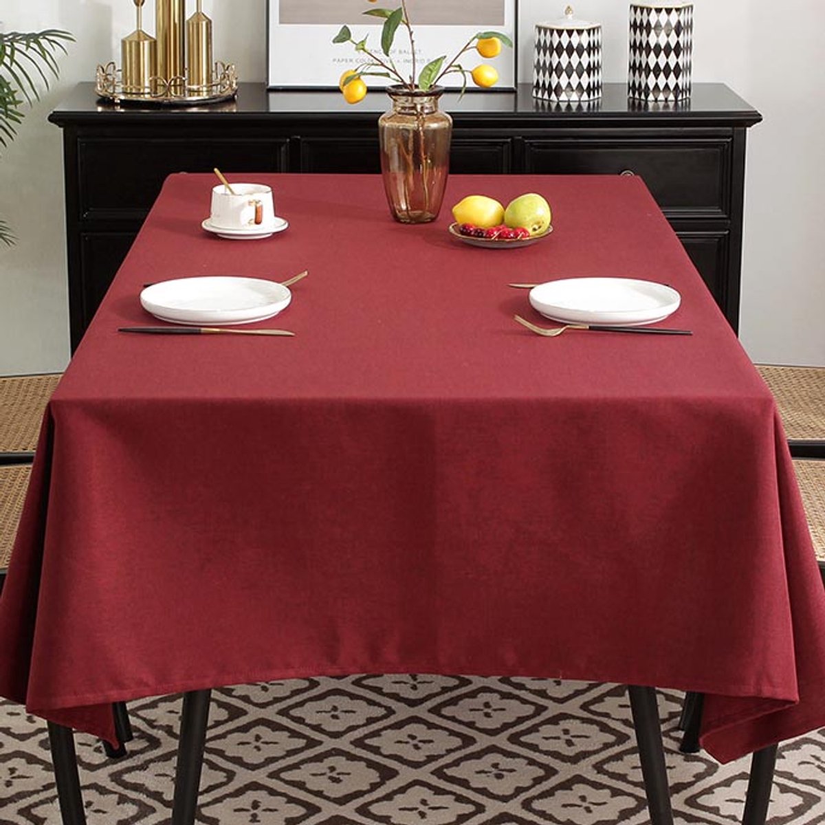 Everyday Elegance tafelkleed, waterbestendig polyester, 140 x 220 cm, verkrijgbaar in rood, elegant en onderhoudsvriendelijk tafeldecor 1 stuk