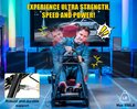 Een man in een bordeauxrode racestoel, een racegame spelend. De stoel is stevig en kan 500LB dragen.