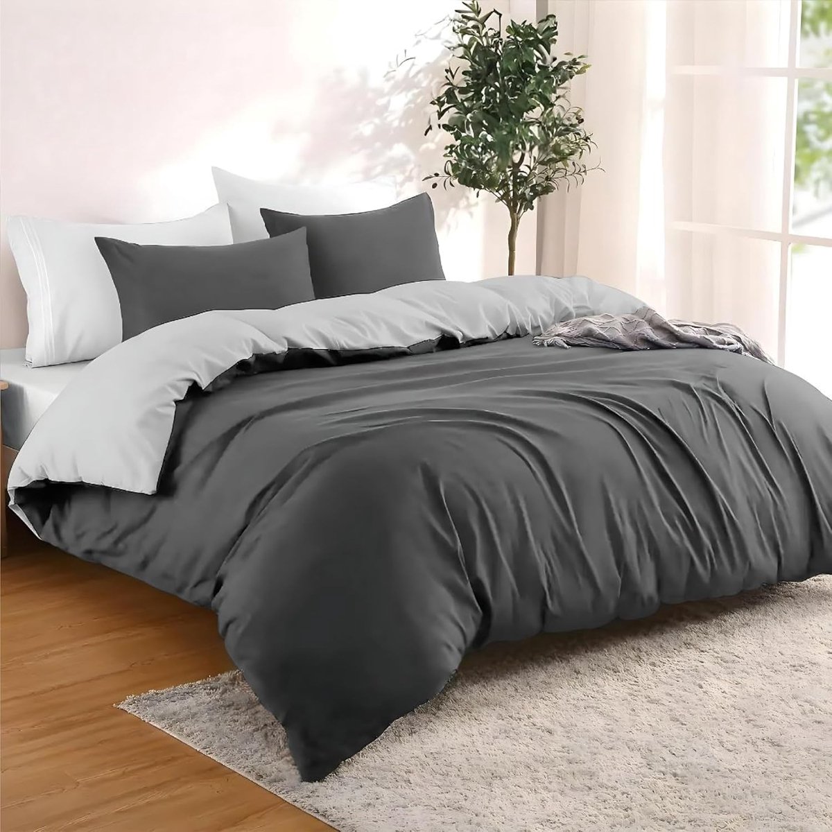 Azalia Dekbedovertrek 240x220 cm met 2 kussenslopen 65x65 cm - Donkergrijs/Lichtgrijs - 240x220 Bedset in 100% microvezel - 3-delig - Gecertificeerd vrij van chemicaliën (Oeko TEX)