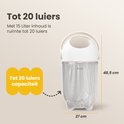 Witte luieremmer met crème handvat en deksel, gevuld met een transparante vuilniszak. Afmetingen 48,5 cm hoog, 27 cm breed. "Tot 20 luiers capaciteit".