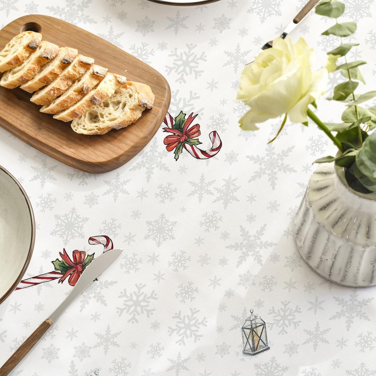 Rond Kerst Tafelkleed met Sneeuwlandschap en Decoratieve Elementen - 120 cm