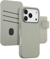 Accezz Hoesje - Geschikt voor Apple iPhone 17 Pro - Leather Bookcase 2-in-1 geschikt voor MagSafe - Light Grey