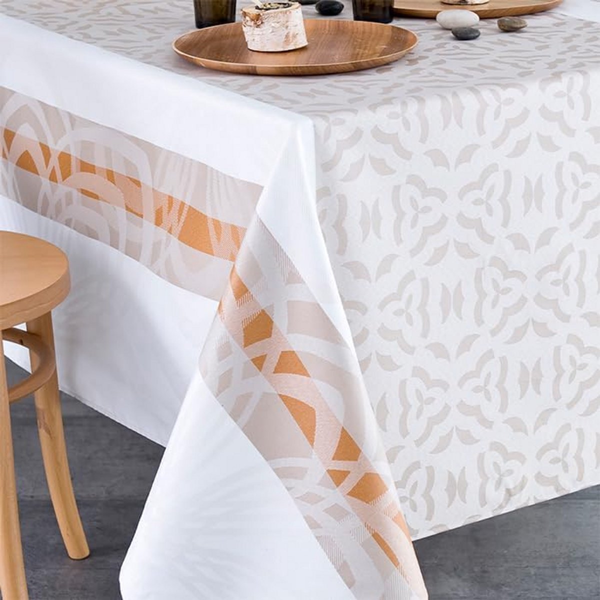 Jacquard Tafelkleed Vierkant Vuilafstotend 160x160 cm Camel