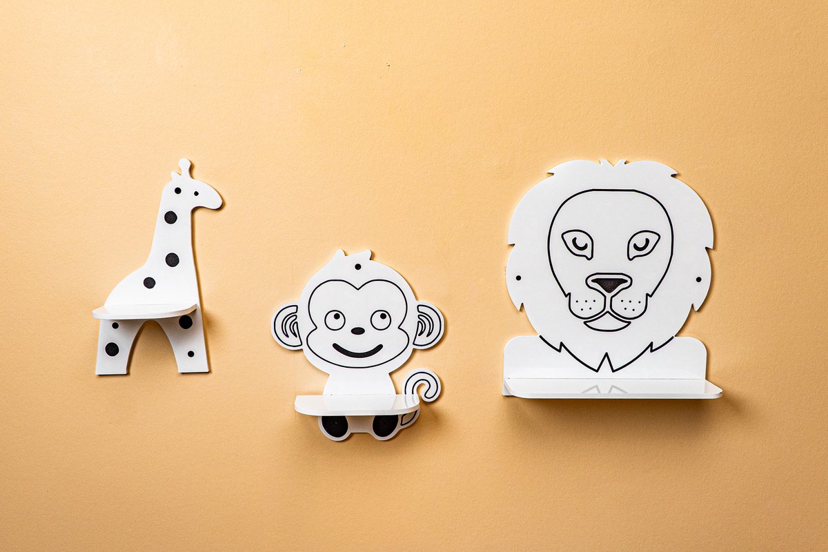 CozyCollections –Kinderboekenkast - Boekenrek - Speelgoedkast - Wandplaken - Dieren Wandrek Set – 3-delig (Giraf, App & Leeuw ) – Houten Wandplanken Kinderkamer
