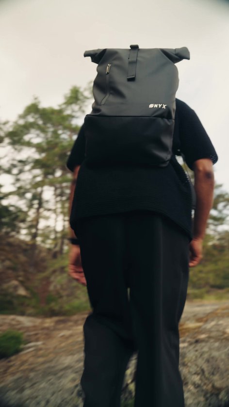 ONYX Sac à Dos Rolltop 25 à 40 L - Avec Compartiment pour Ordinateur Portable - Sac à Dos Réglable - Sac de Voyage - Résistant à l'Eau et Durable - Noir