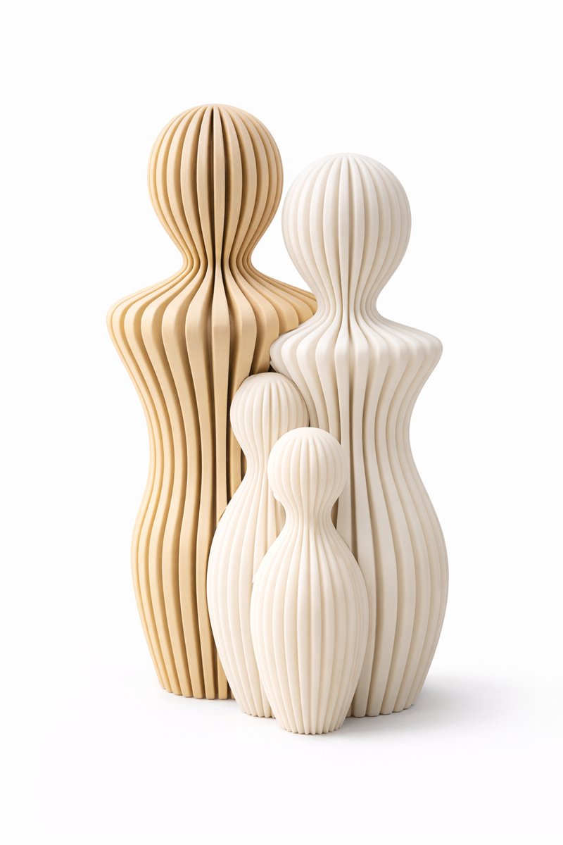 Gezinsbeeldje met 2 Kinderen – Modern Decoratief Beeld – 21 cm – Beige/Wit