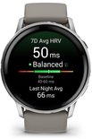 Zilverkleurig Garmin Venu 4 smartwatch met grijs bandje, scherm toont 7D Avg HRV 50 ms.