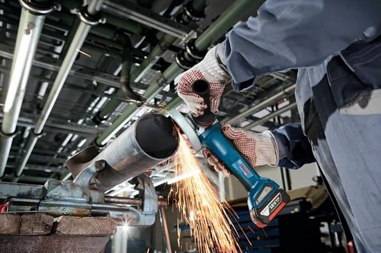 Bosch Professional Meuleuse d'angle sans fil GWS 18V-10 P 125 mm 18 V 5,0 Ah en L-Boxx - 06019J4101