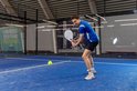 Witte padelracket van VirtuFit met tekst 'CONTROL' op de steel.