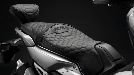 Honda X-ADV 750 Custom - Zadelhoes - Black-on-Black - Bouwjaar 2021-2024 - Waterdicht & UV-bestendig