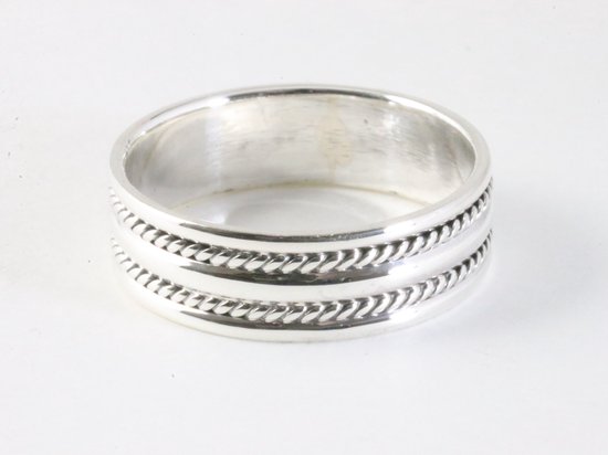 Zilveren ring met kabelpatronen - maat 18.5