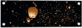 Tuinposter – Lucht Vol Oranje Lampionnen - 60x20 cm Foto op Tuinposter (wanddecoratie voor buiten en binnen)