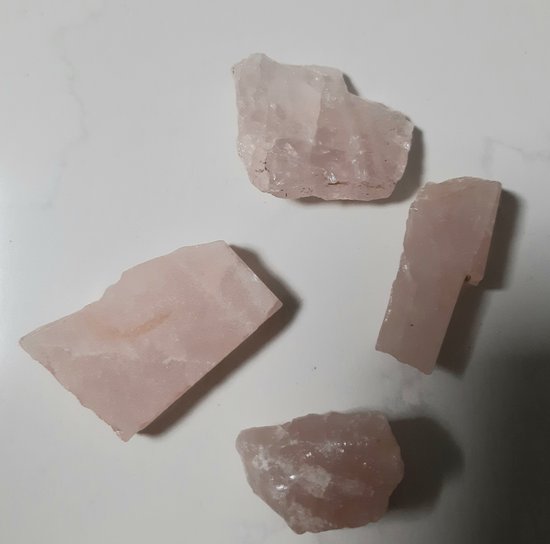 4 stenen ruwe rozenkwarts roze - kwarts - 4x half edelsteen 2-3 cm - natuursteen - kalmerend - kracht bij verdriet en rouwverwerking