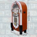 Jukebox in retrostijl met houten kast, witte en rode biezen. Afmetingen vermeld.